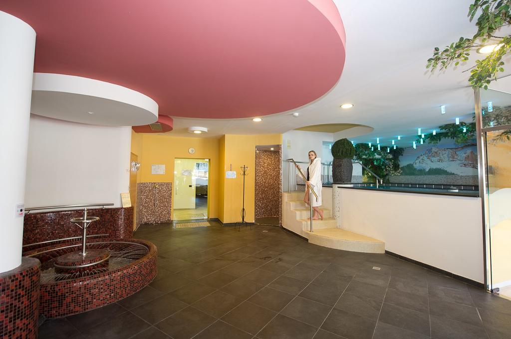 Family & Wellness Hotel Fontana Vigo di Fassa Exterior foto