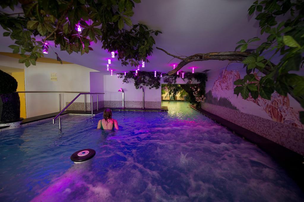 Family & Wellness Hotel Fontana Vigo di Fassa Exterior foto