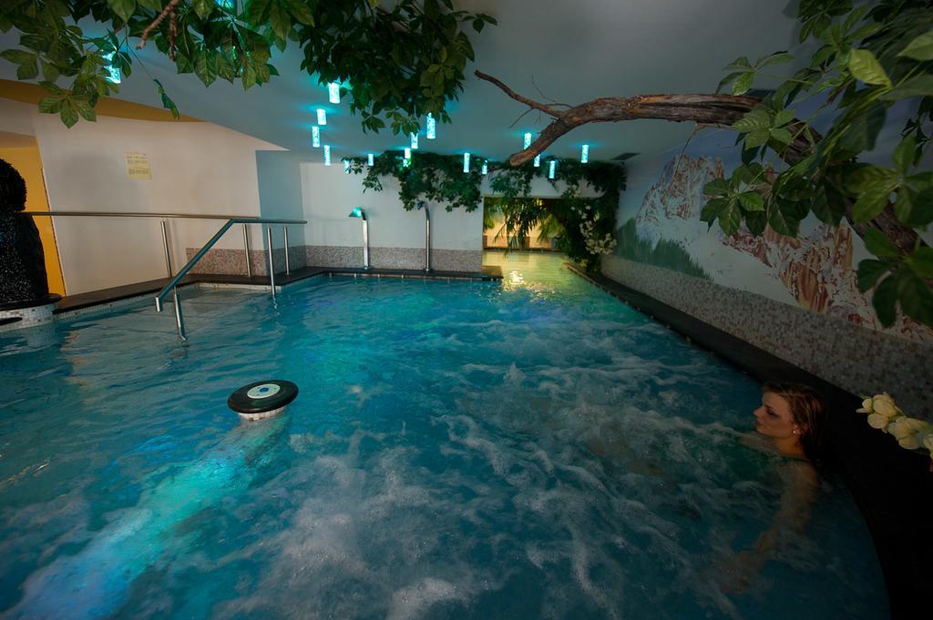 Family & Wellness Hotel Fontana Vigo di Fassa Exterior foto