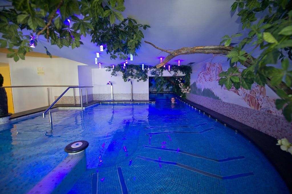 Family & Wellness Hotel Fontana Vigo di Fassa Exterior foto