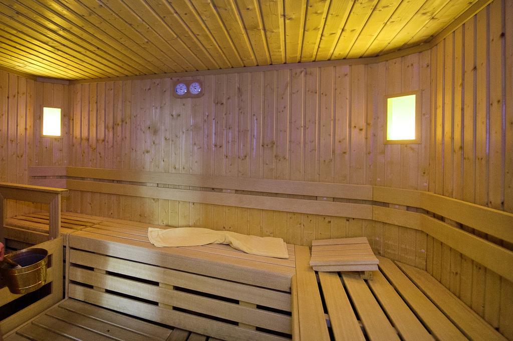 Family & Wellness Hotel Fontana Vigo di Fassa Exterior foto