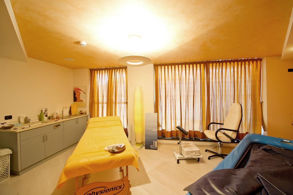Family & Wellness Hotel Fontana Vigo di Fassa Exterior foto